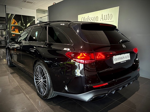Mercedes-Benz E220 5 of 17