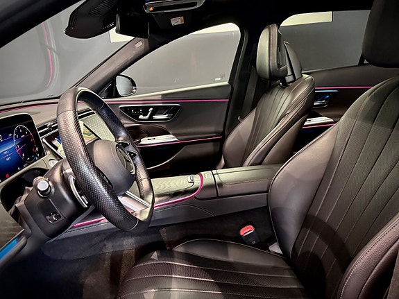 Mercedes-Benz E220 14 of 17