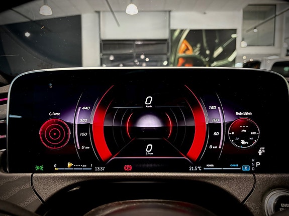 Mercedes-Benz E220 8 of 17