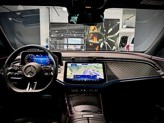 Mercedes-Benz E220 15 of 17