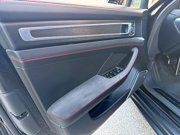 Porsche Panamera GTS 11 of 19