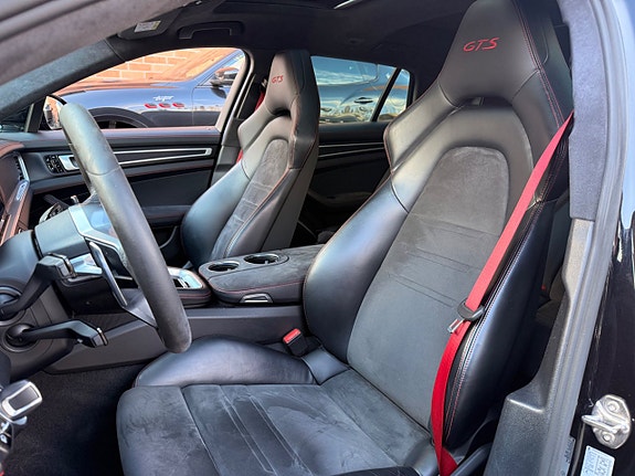 Porsche Panamera GTS 9 of 19