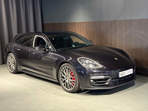 Porsche Panamera GTS 4 of 19