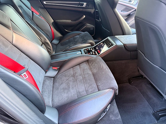 Porsche Panamera GTS 16 of 19