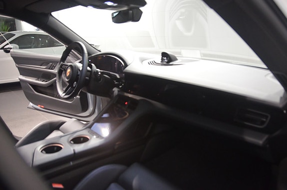 Porsche Taycan 4 13 of 21