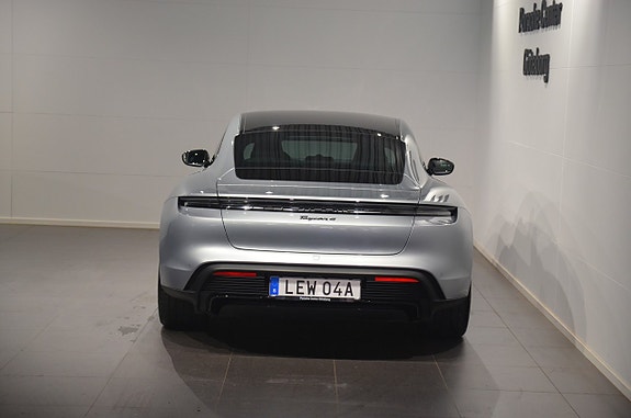 Porsche Taycan 4 7 of 21