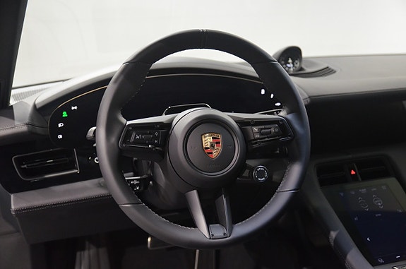Porsche Taycan 4 16 of 21