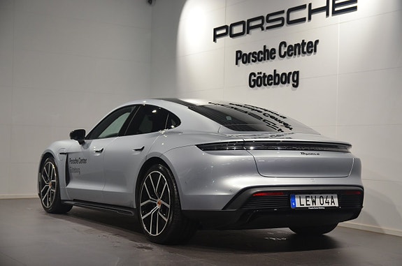 Porsche Taycan 4 6 of 21