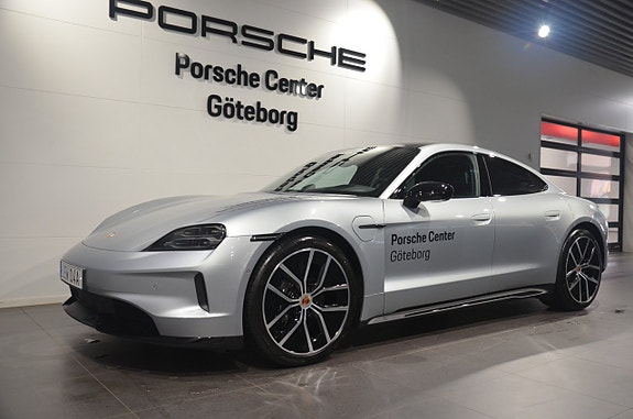 Porsche Taycan 4 8 of 21