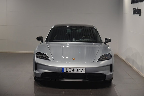 Porsche Taycan 4 3 of 21