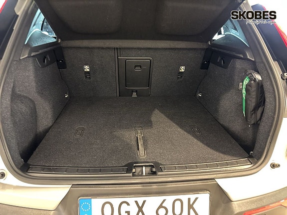Volvo XC40 17 of 24