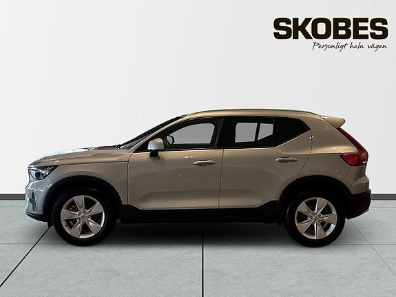 Volvo XC40 5 of 24