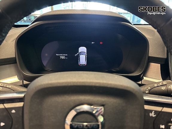 Volvo XC40 14 of 24