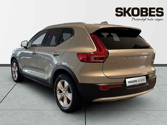 Volvo XC40 6 of 24