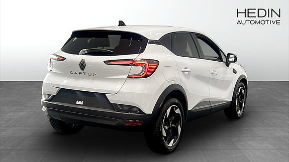 Renault Captur 2 of 12