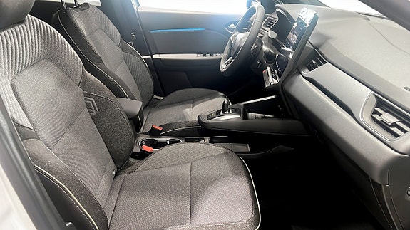 Renault Captur 3 of 12
