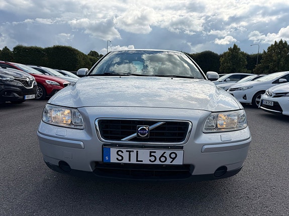 Volvo S60 8 of 18