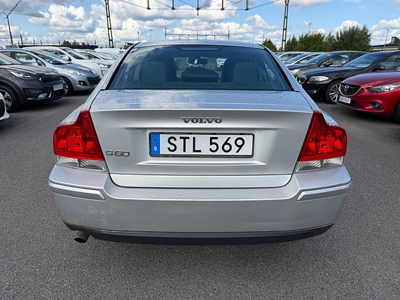 Volvo S60 4 of 18