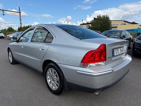 Volvo S60 3 of 18