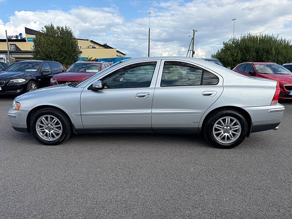Volvo S60 2 of 18