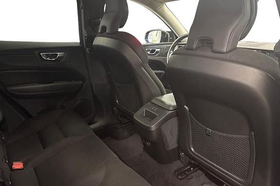 Volvo XC60 11 of 20