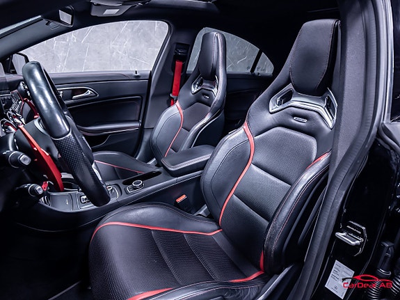 Mercedes-Benz CLA45 10 of 30