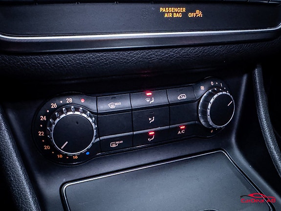 Mercedes-Benz CLA45 26 of 30