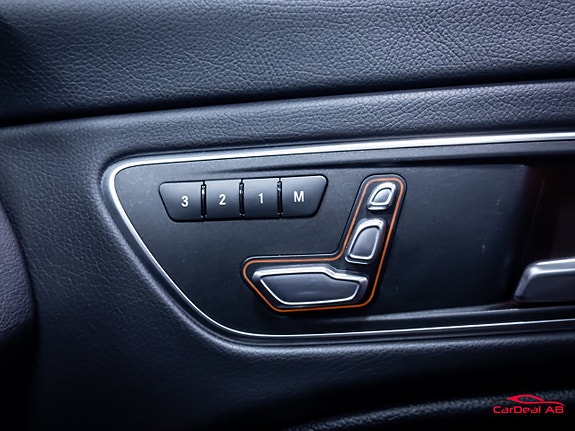 Mercedes-Benz CLA45 28 of 30