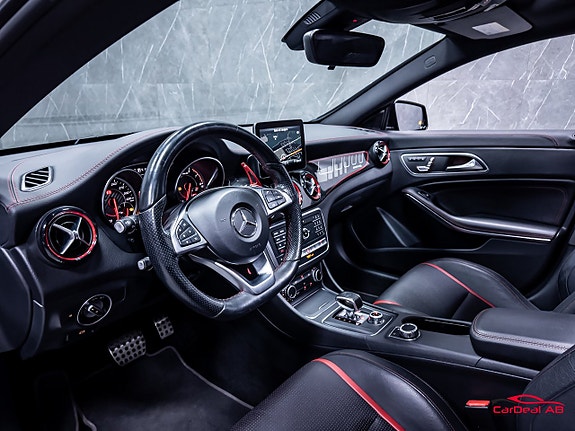 Mercedes-Benz CLA45 12 of 30