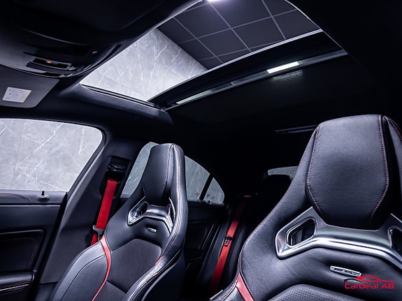 Mercedes-Benz CLA45 19 of 30