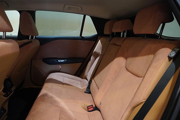 Lexus RZ450e 11 of 21