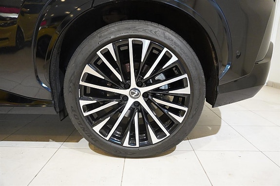 Lexus RZ450e 10 of 21