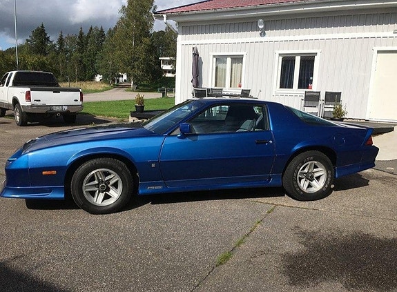 Chevrolet Camaro 3 of 6