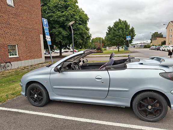 Peugeot 206 CC 6 of 9