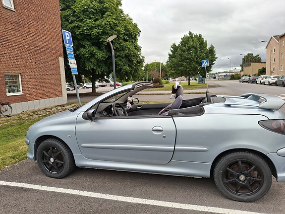 Peugeot 206 CC 7 of 9