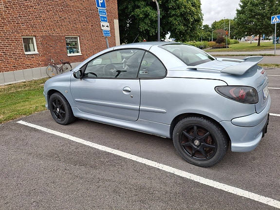 Peugeot 206 CC 5 of 9