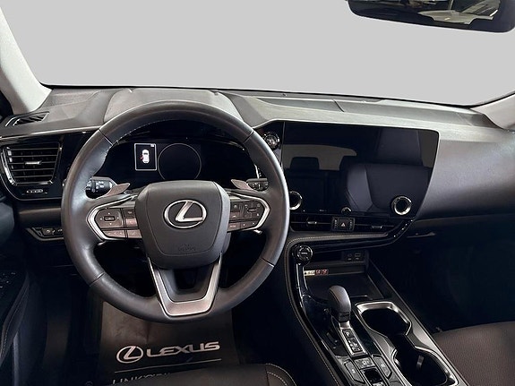 Lexus NX350h 8 of 14