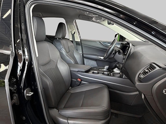 Lexus NX350h 6 of 14