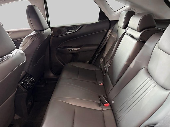 Lexus NX350h 7 of 14