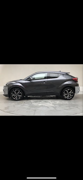 Toyota C-HR 3 of 5