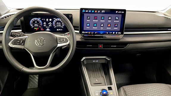 Volkswagen T-Roc 10 of 13