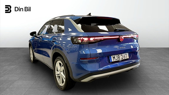 Volkswagen T-Roc 3 of 13