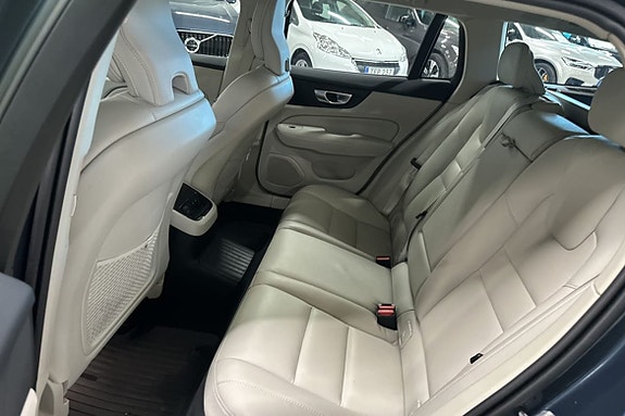 Volvo V60 17 of 22