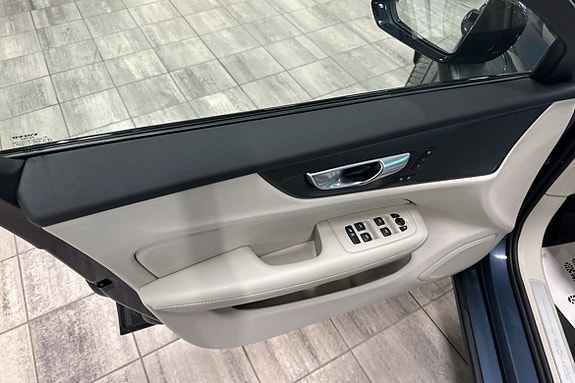 Volvo V60 12 of 22