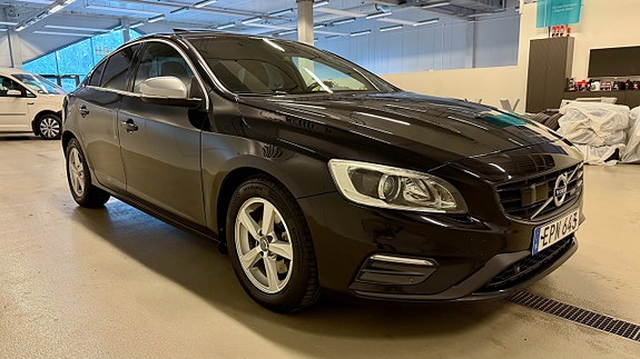 Volvo S60 2 of 9