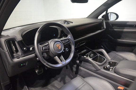 Porsche Cayenne 11 of 21