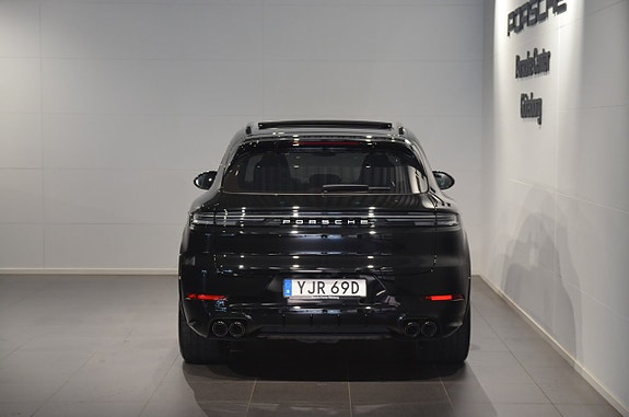 Porsche Cayenne 7 of 21
