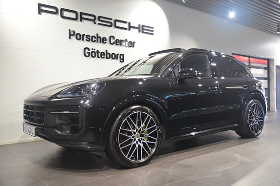 Porsche Cayenne 8 of 21