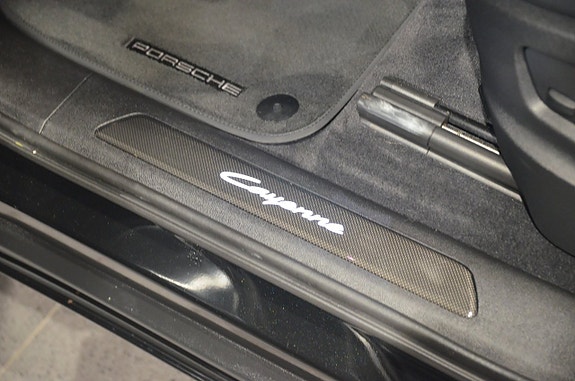 Porsche Cayenne 21 of 21