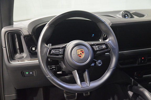 Porsche Cayenne 15 of 21